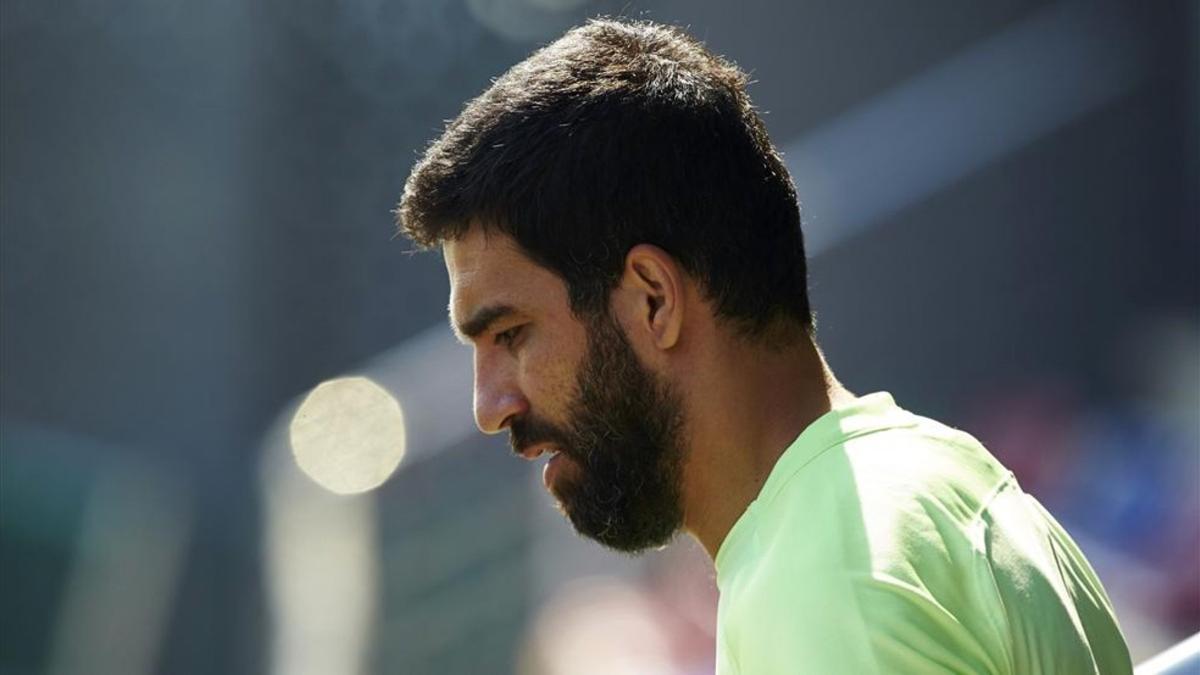 Arda Turan tiene varias ofertas sobre la mesa