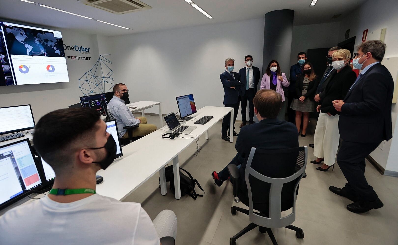 Visita de la secretaria de estado de Digitalización e Inteligencia Artificial a la sede de Binter