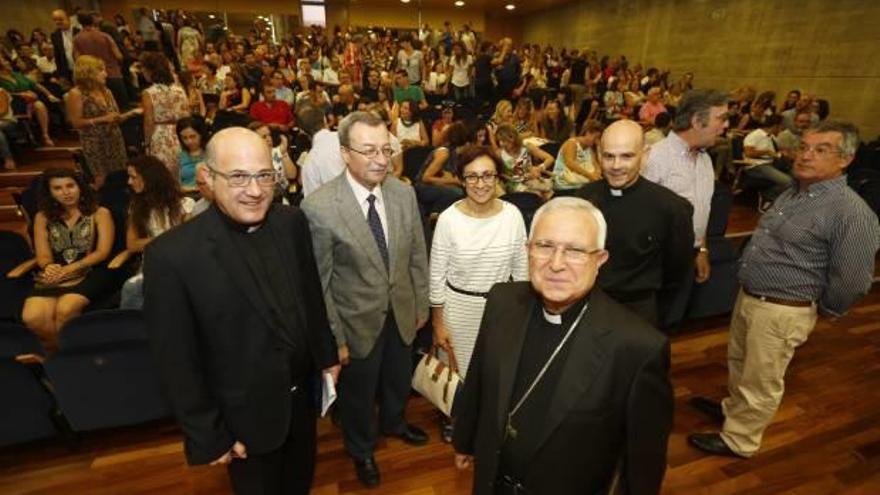 Apertura del curso por el obispo