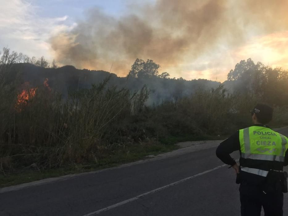 Un incendio en El Menjú devora parte de la vegetación del paraje
