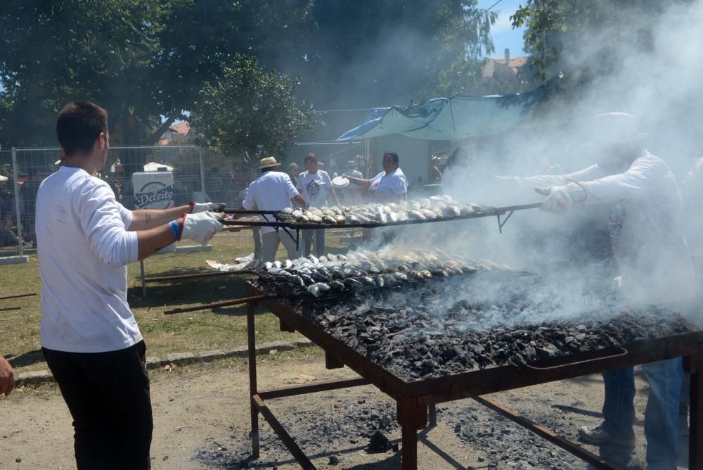 Revenidas inunda Vilaxoán con miles de personas