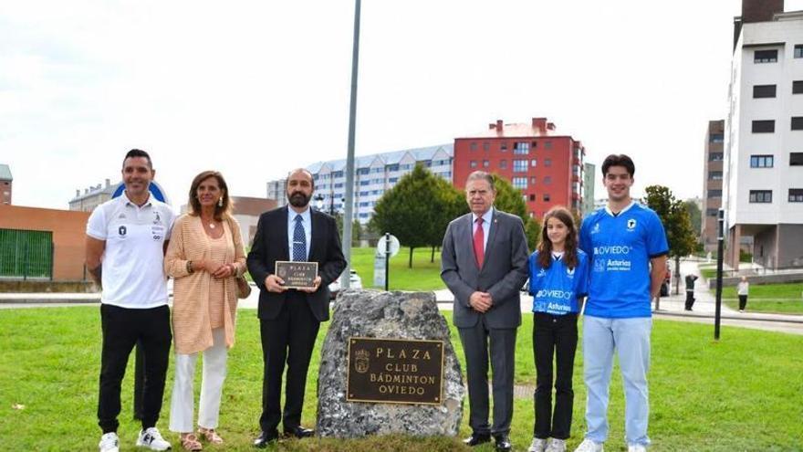 El Club Badminton estrena plaza tras «tres décadas de orgullo» para Oviedo