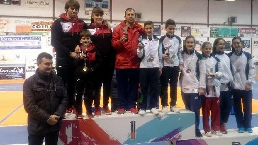 Podio con los medallistas del Mace Sport en Monforte. // Faro