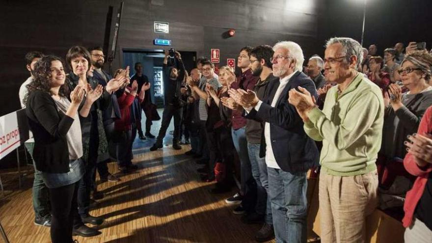 Ana Pontón y representantes del BNG, ayer, en un mitin en Ourense.