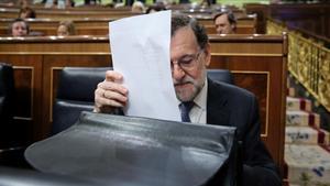 Rajoy se prepara para dar cuenta del Consejo Europeo en el Congreso, el miércoles 15 de marzo.