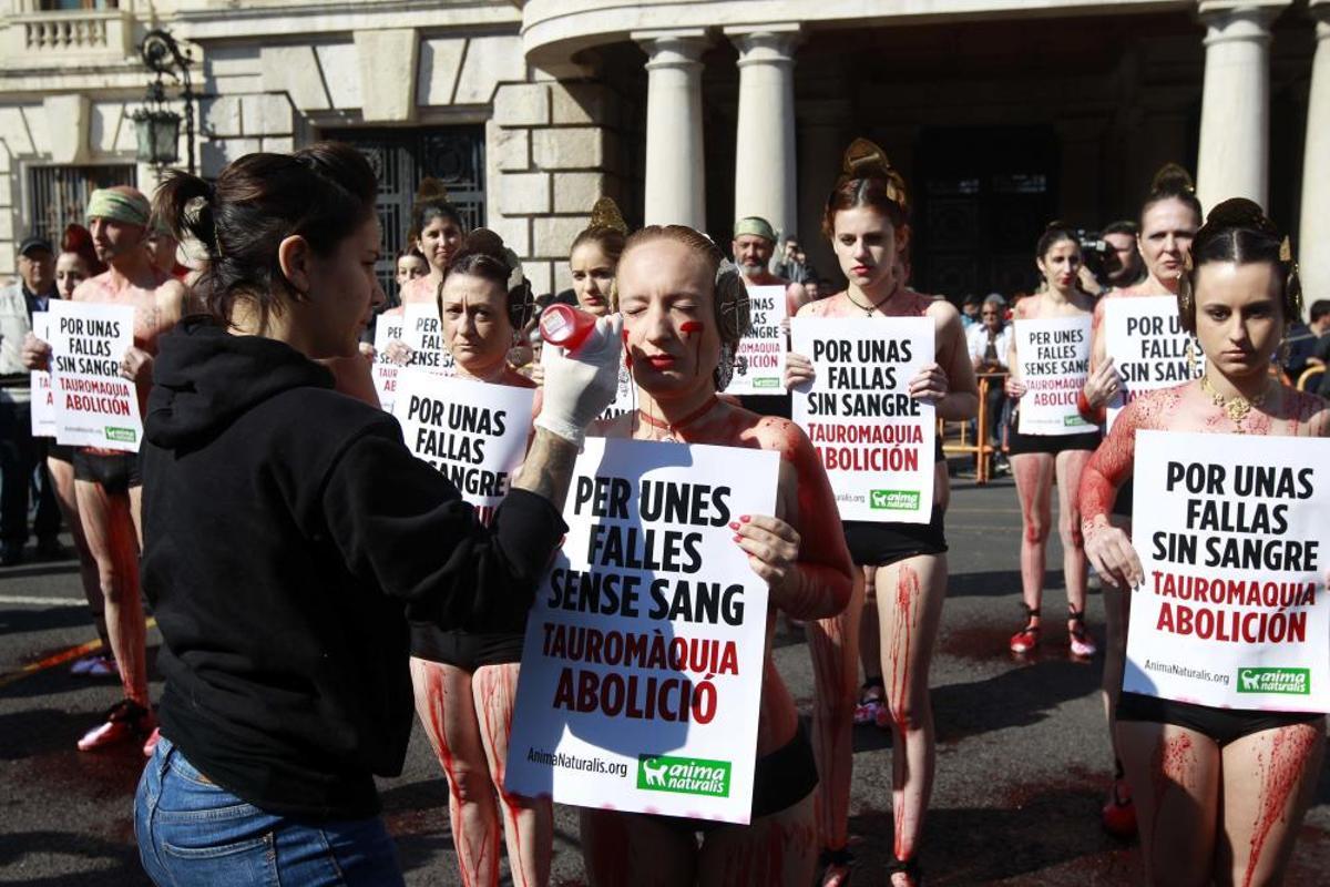 Manifestación y performance antitaurina en Valencia