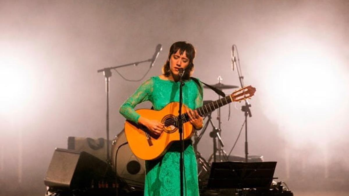 La cantante valenciana Sandra Monfort, en una actuación.