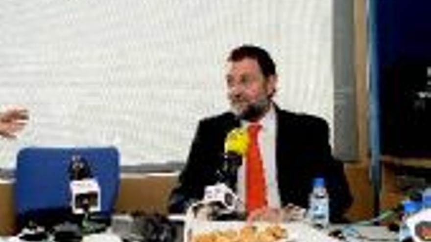 Rajoy propone una reforma de la ley de cajas para evitar su politización