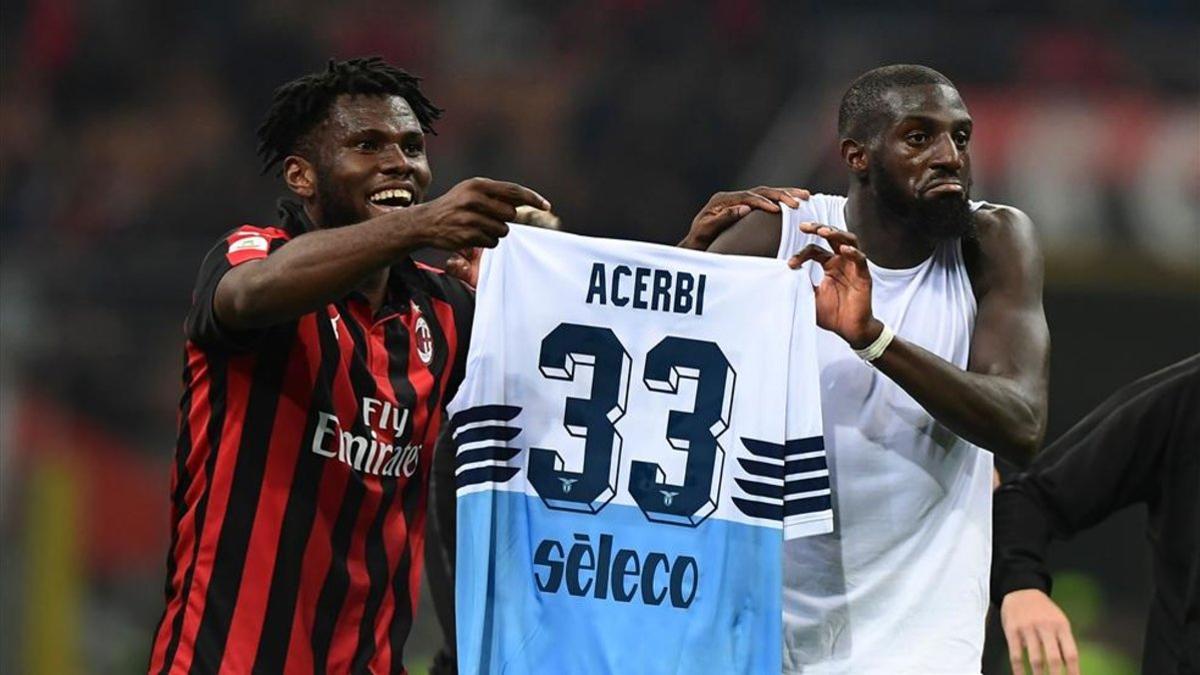 Franck Kessie y Tiemoué Bakayoko sufrieron el racismo de un grupo de aficionados de la Lazio
