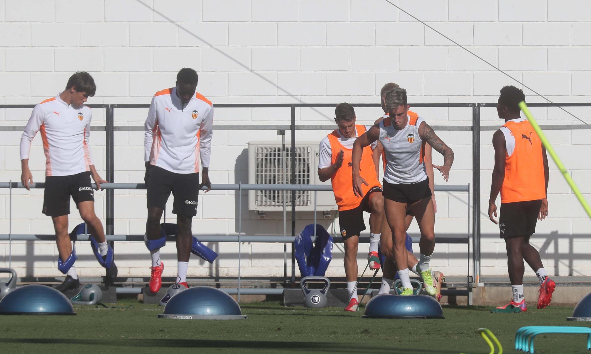 Entrenamiento del Valencia previo al partido frente al Sevilla