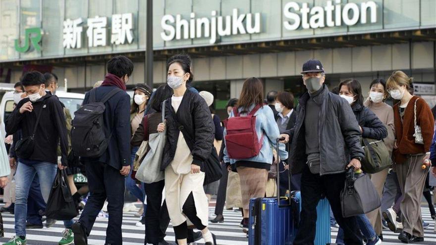 Japón extrema las medidas ante nueva ola de contagios de covid-19