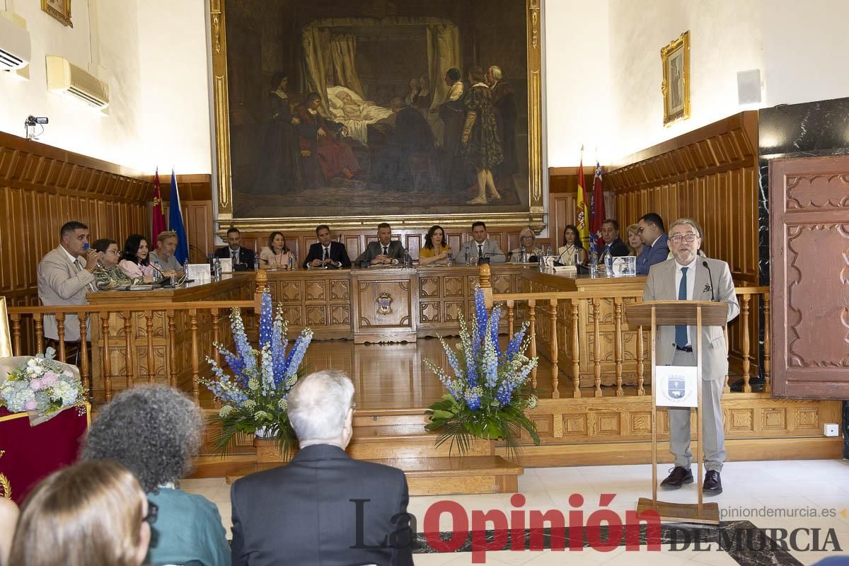 Así se ha vivido el emocionante acto del nombramiento de 'Hijo Predilecto' de Caravaca al doctor Juan Manuel Laborda