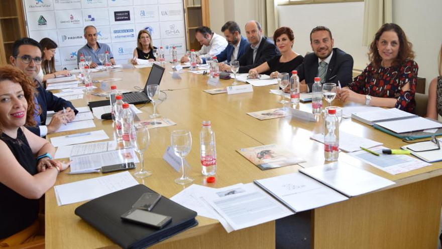 Los miembros del jurado en la reunión de hoy