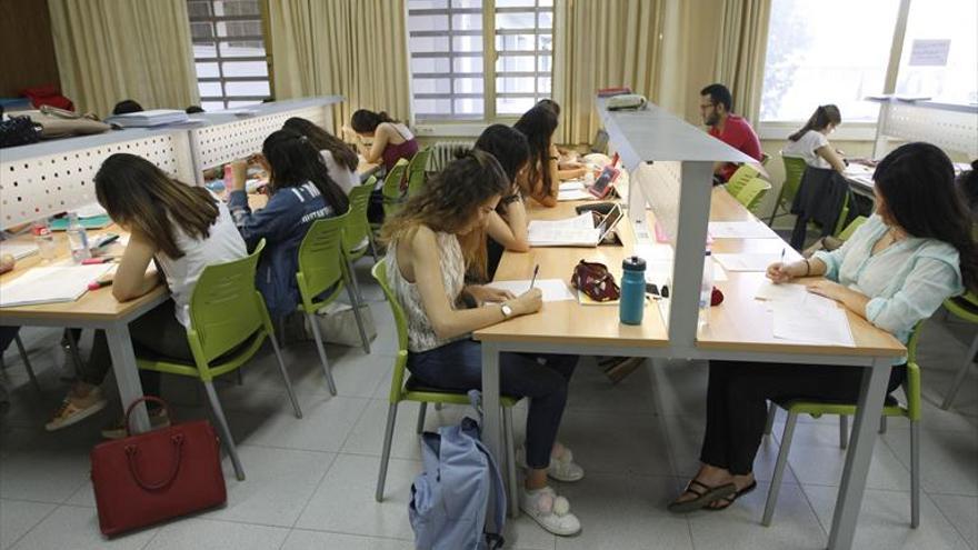 Los exámenes comienzan con dudas sobre los plazos de matriculación