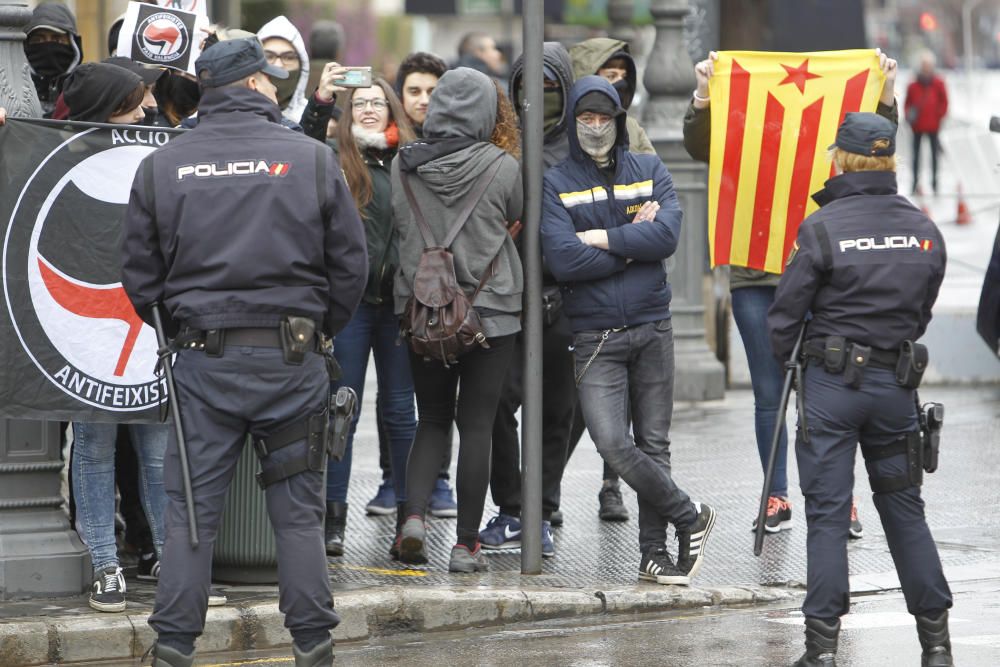 Concentración de entidades derechistas en València