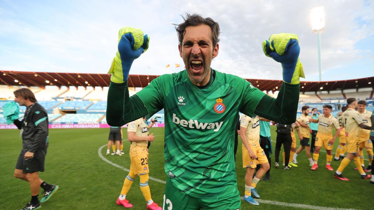 Diego López celebra el ascenso a Primera el pasado mayo.