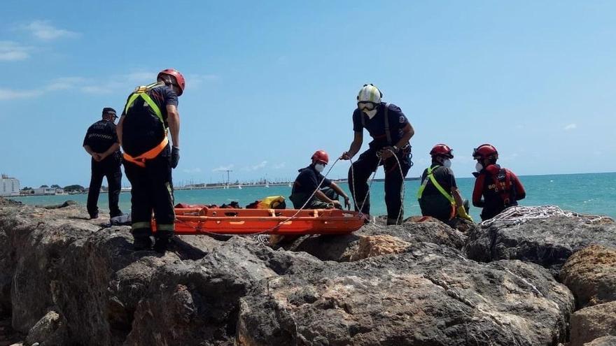 Hallan en Burriana el cadáver de un varón entre las rocas