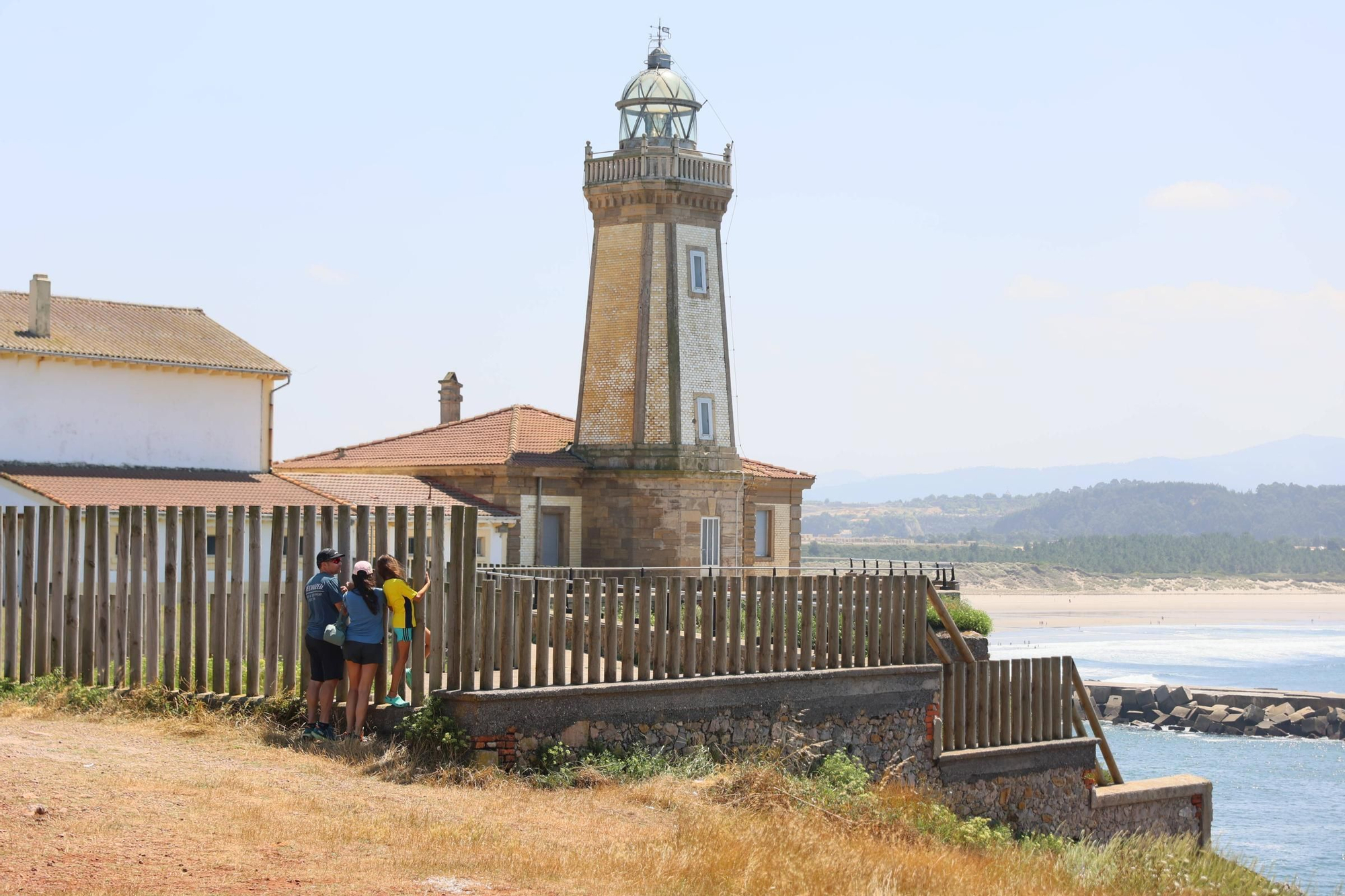 EN IMÁGENES: El faro de Avilés, balcón privilegiado a la ría