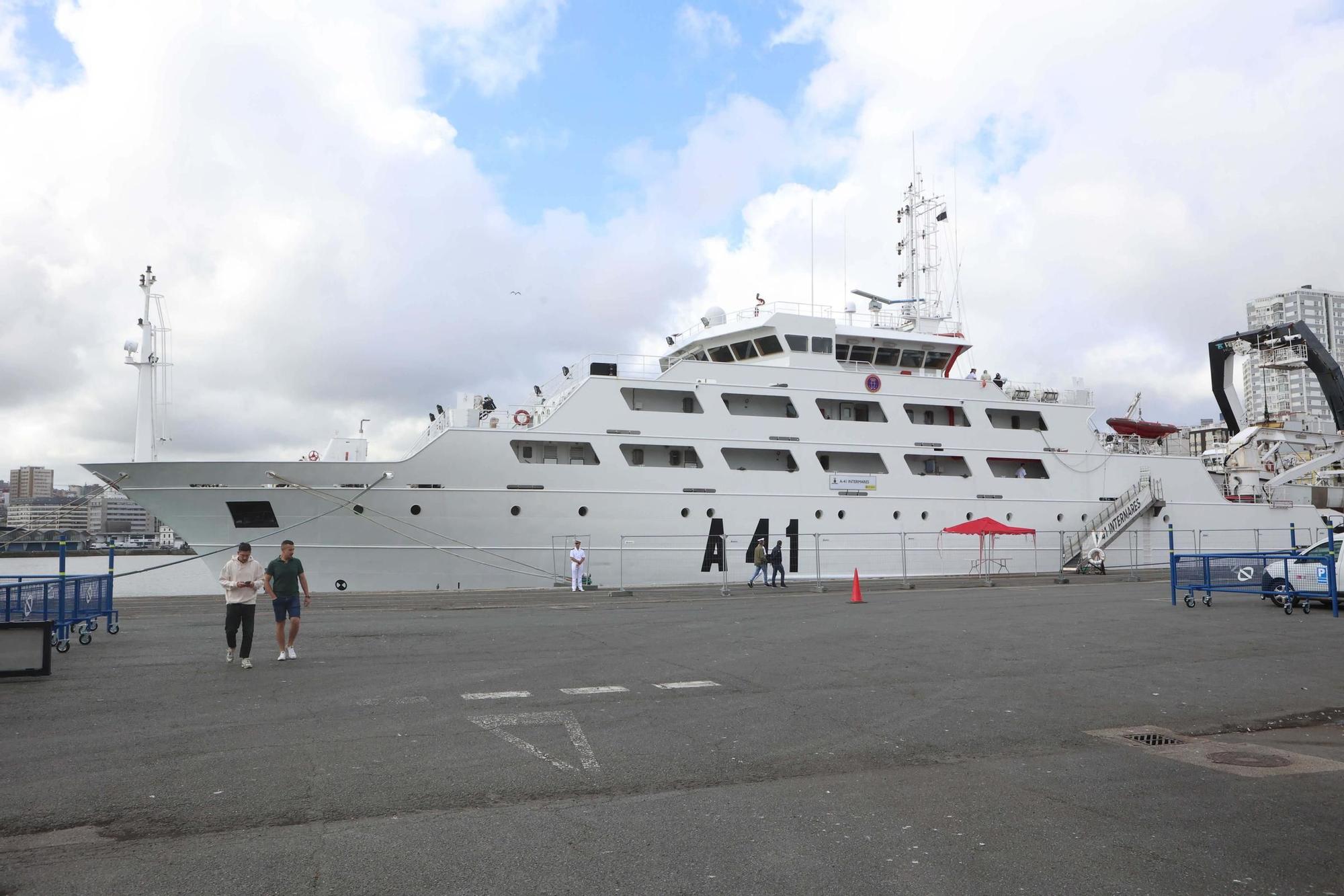 A bordo del buque 'Castilla' de la Armada Española