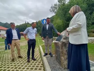 El nuevo aparcamiento de Les Llanes abre tras veinte años de espera y casi dos millones de euros de inversión: "Era una herida que había que cerrar"