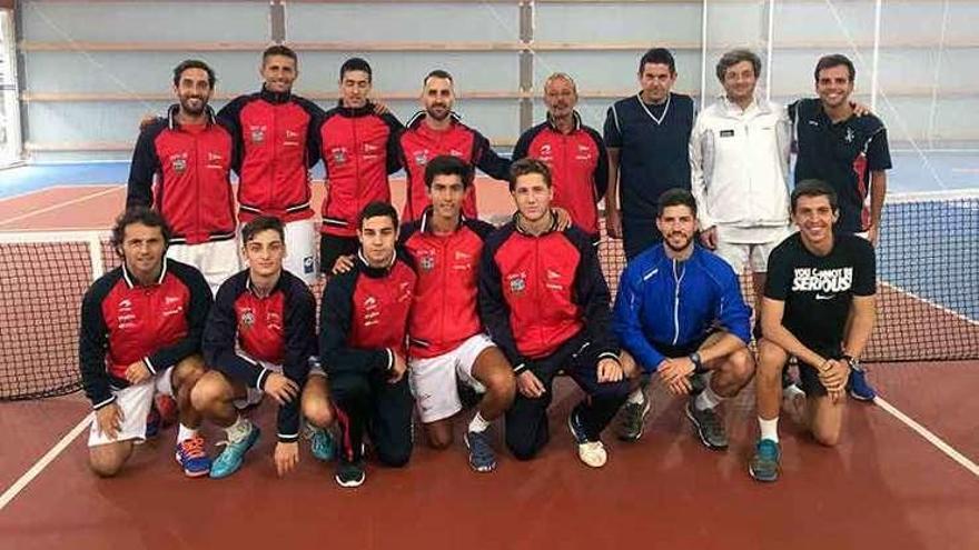 Equipo masculino de tenis del Grupo.