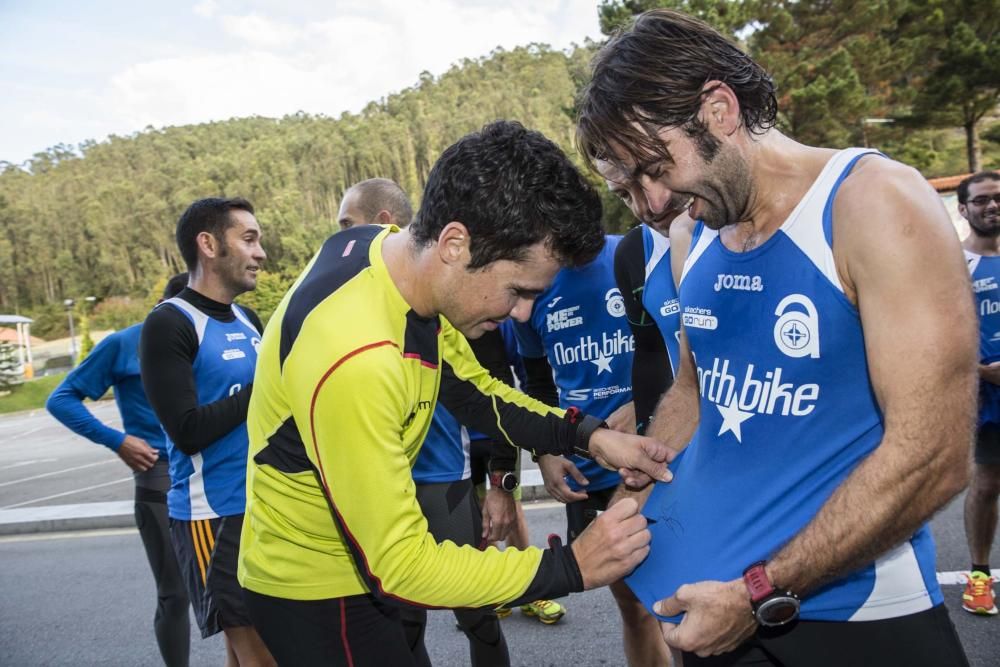 Javier Gómez Noya entrenando en el Centro Asturiano de Oviedo