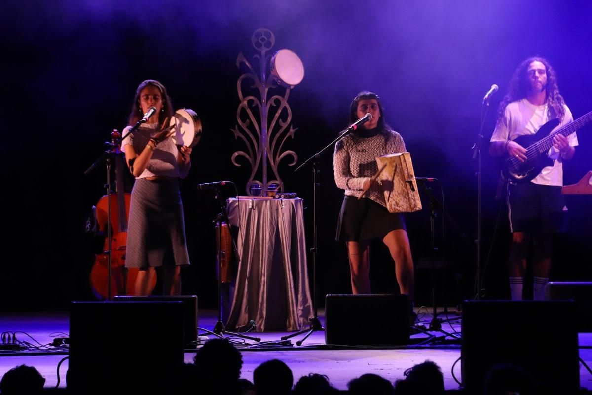 La Fúmiga omple la Rambla de Figueres en l'últim concert amb entrada lliure abans del seu comiat