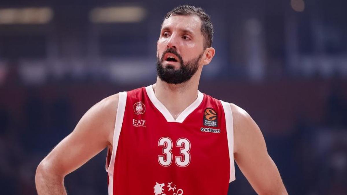 Mirotic, con la camiseta del Olimpia Milano