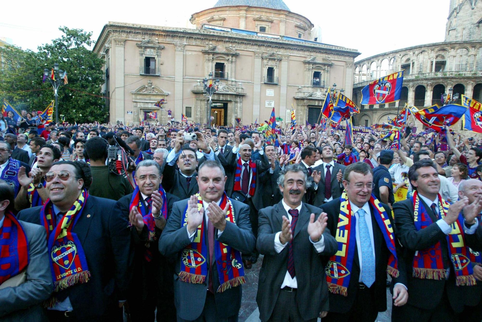 Rememora anteriores ascensos del Levante con imágenes ya históricas