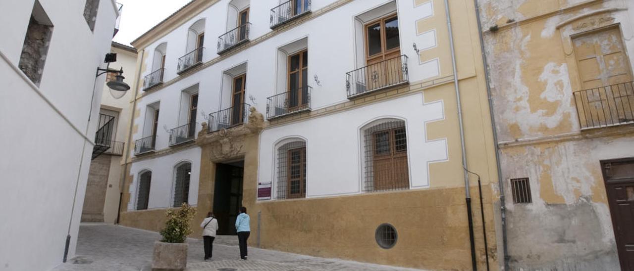 Xàtiva vulneró la ley de contratos con las obras de la Casa de la Enseñanza
