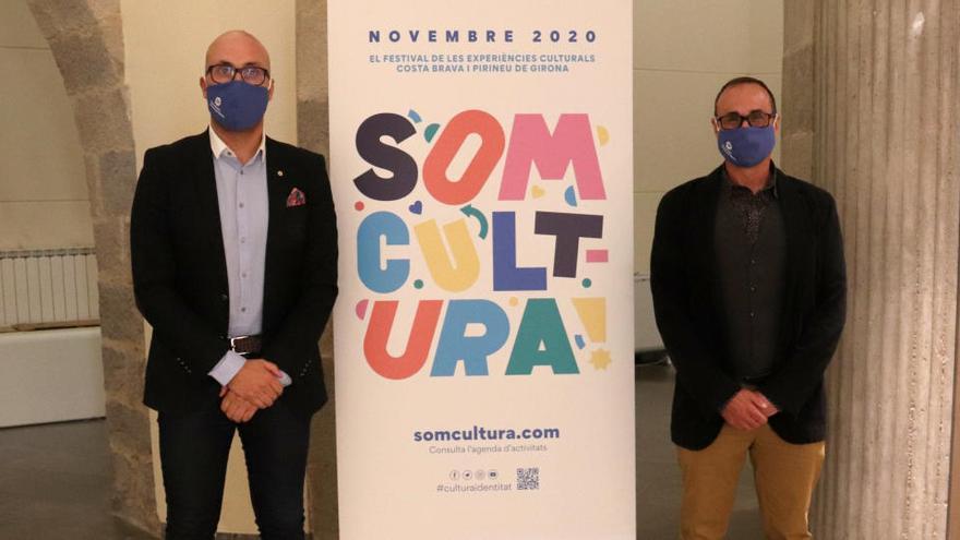 El vicepresident del Patronat de Turisme Costa Brava - Girona, Jaume Dulsat i del director del patronat, Norbert Bes, en la presentació de la 5a edició del festival Som Cultura