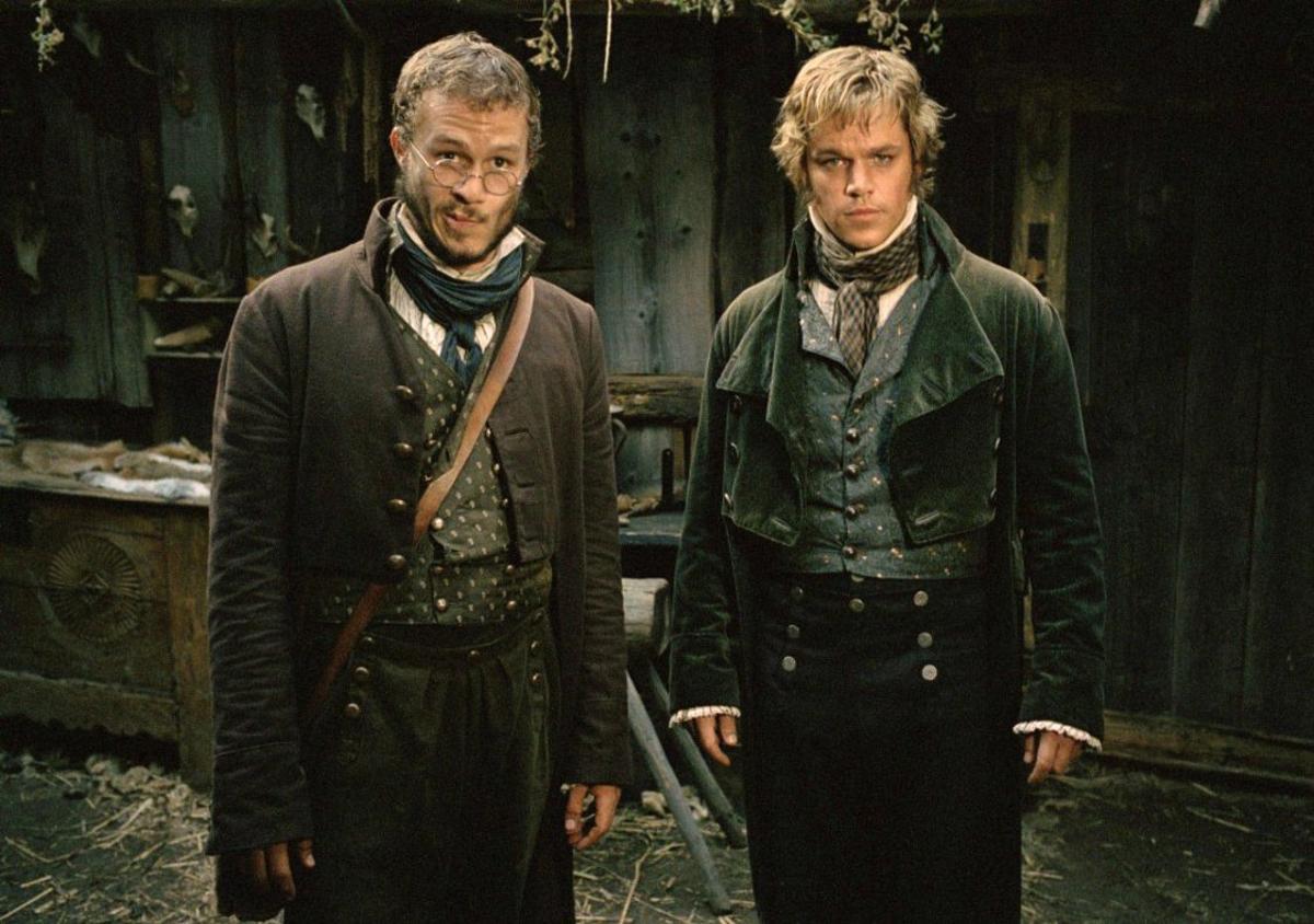 Heath Ledger y Matt Damon, en ’Los hermanos Grimm’.