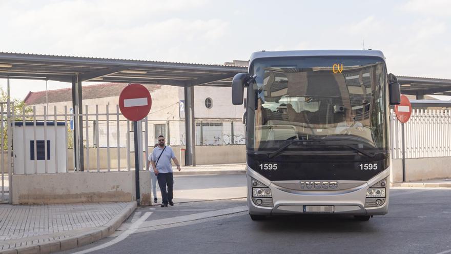 Aumentan las frecuencias y paradas de cuatro líneas de autobuses interurbano de Orihuela