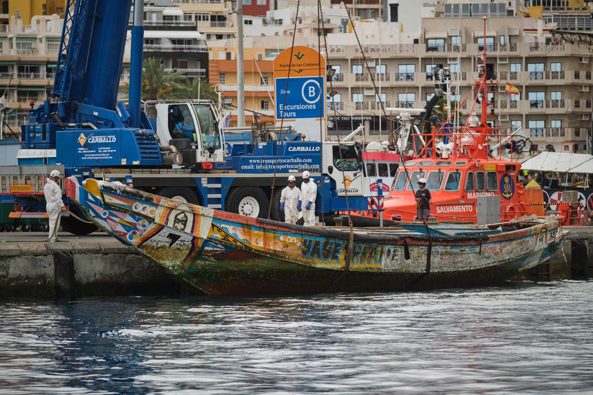 Llegada del ferry Armas con migrantes desde El Hierro