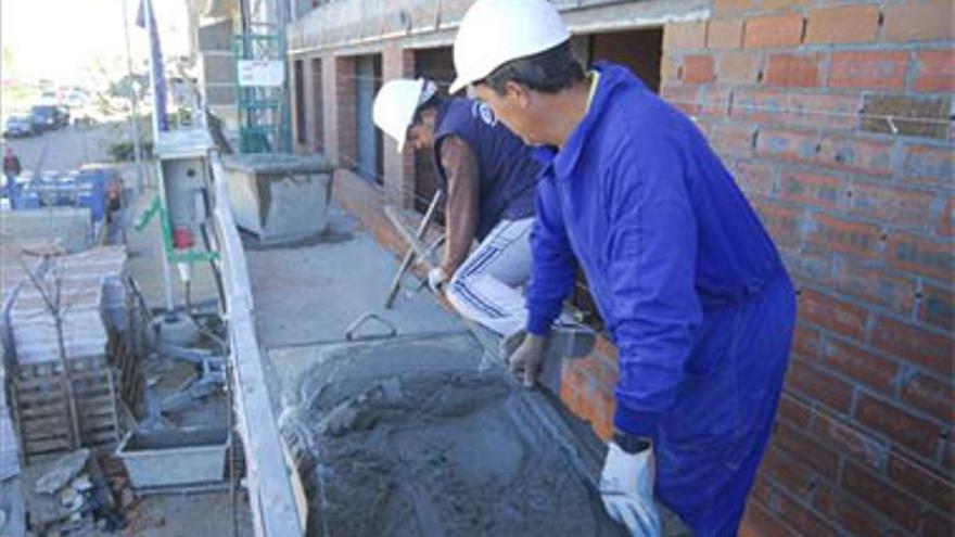 La caída de la construcción arrastra a sus sectores afines