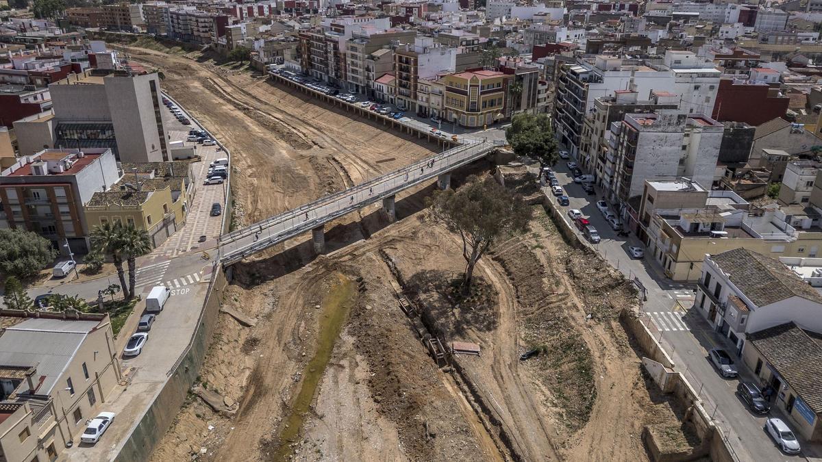 Imagen aérea del barranco del Poyo, a su paso por Paiporta.