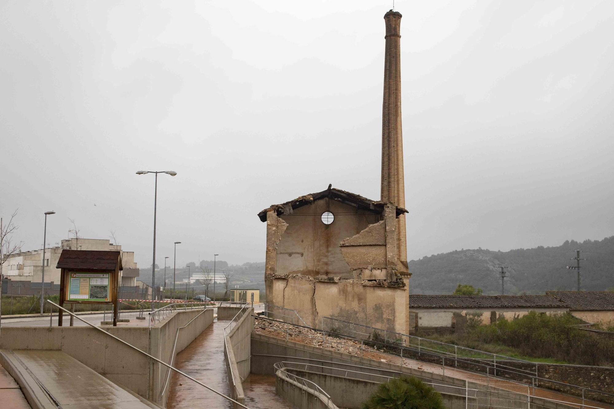 El temporal agrava el estado de la antigua alcoholera de Aielo de Malferit