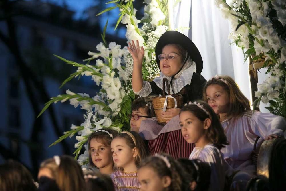 Dem Mädchen Juana Marqués fiel in diesem Jahr in Palma die Ehre zu, die Insel-Heilige Santa Catalina Tomàs aus Valldemossa darzustellen.