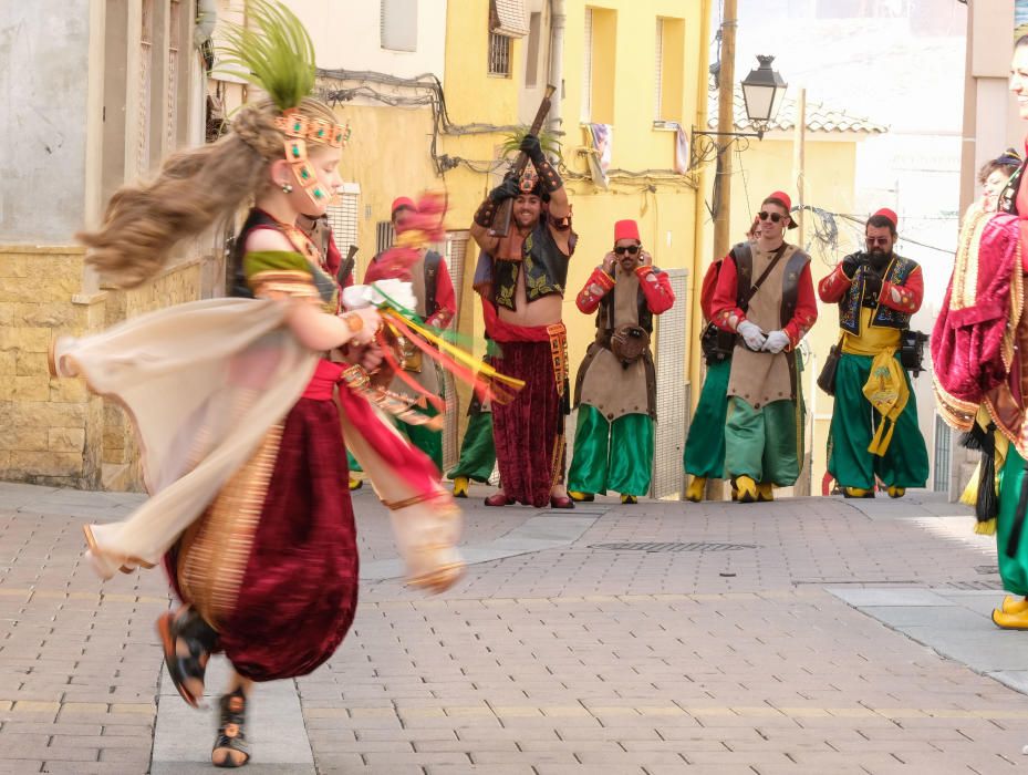 Los Moros y Cristianos se despiden de los cargos festeros de 2019 y dan la bienvenida a los de 2020