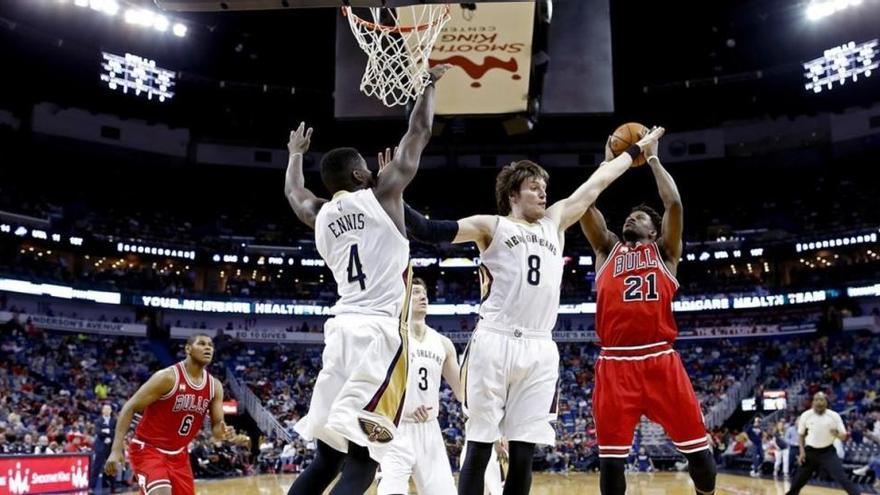 Los Bulls vencen sin Pau en una noche especial por el adiós de Kobe