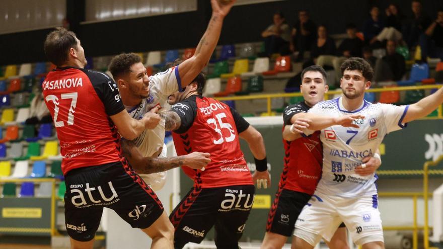 Encuentro entre el Cisne y el San Pablo Burgos de la octava jornada.