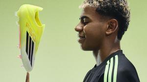 Lamine Yamal con las nuevas adidas F50.