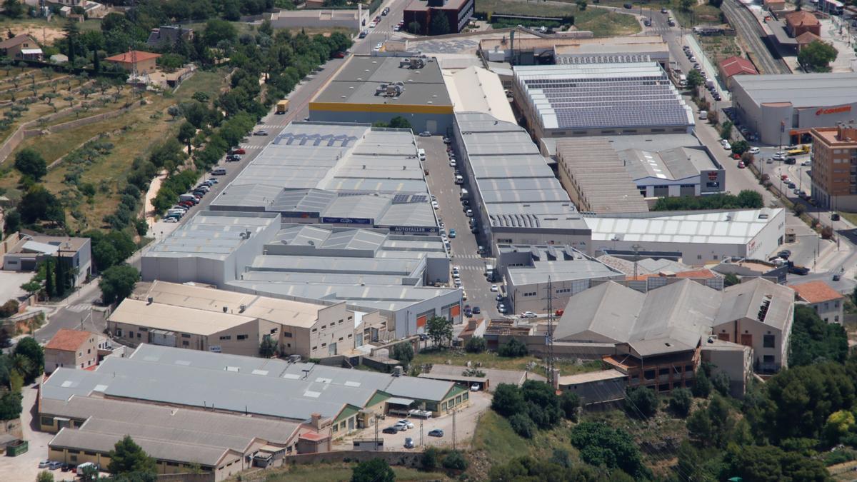 Imagen aérea de un polígono industrial en Alcoy.