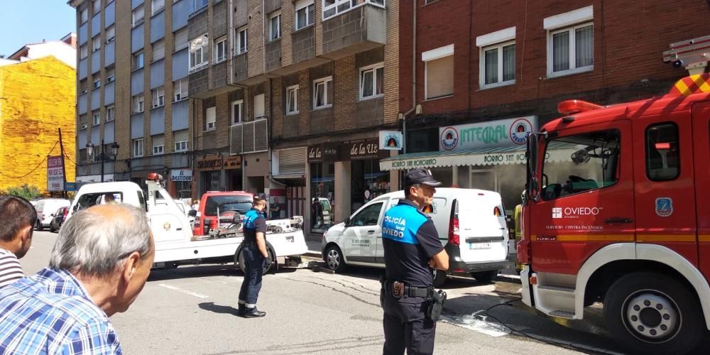 Desalojado un edificio en la avenida del Cristo por un incendio en una panadería