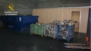 Cárcel por colarse en el desguace de su padre para robar catalizadores en Castellón
