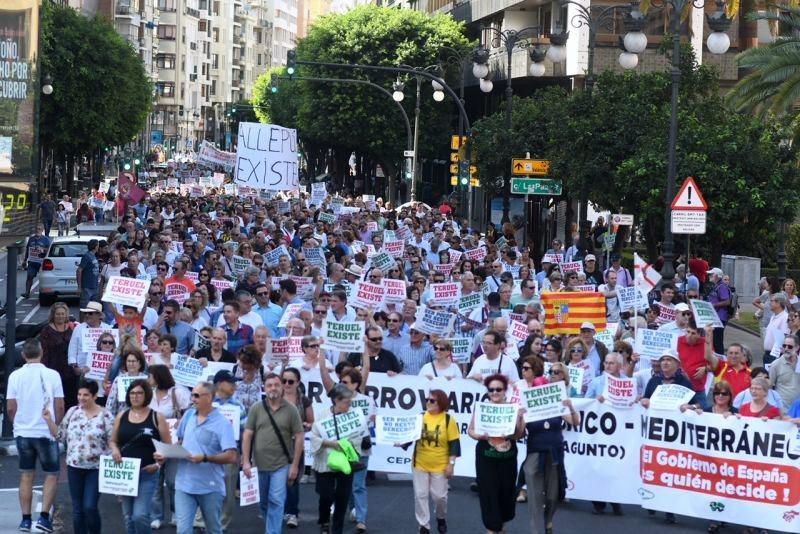 Marcha por el tren en Valencia