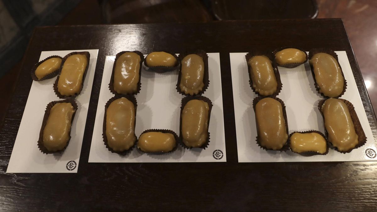 Una bandeja de carbayones.