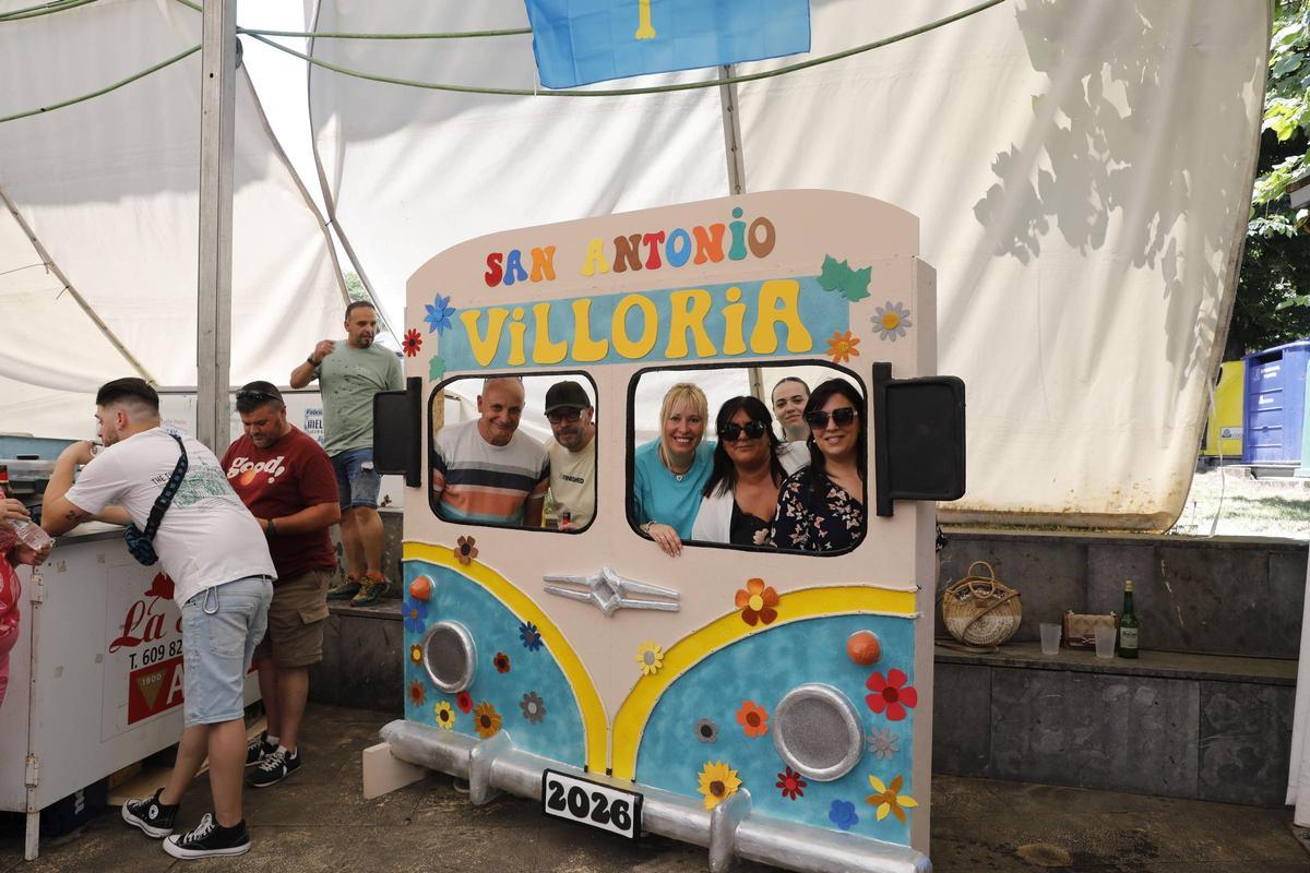Comida popular en Villoria, Laviana, para celebrar a San Antonio: así está siendo la celebración