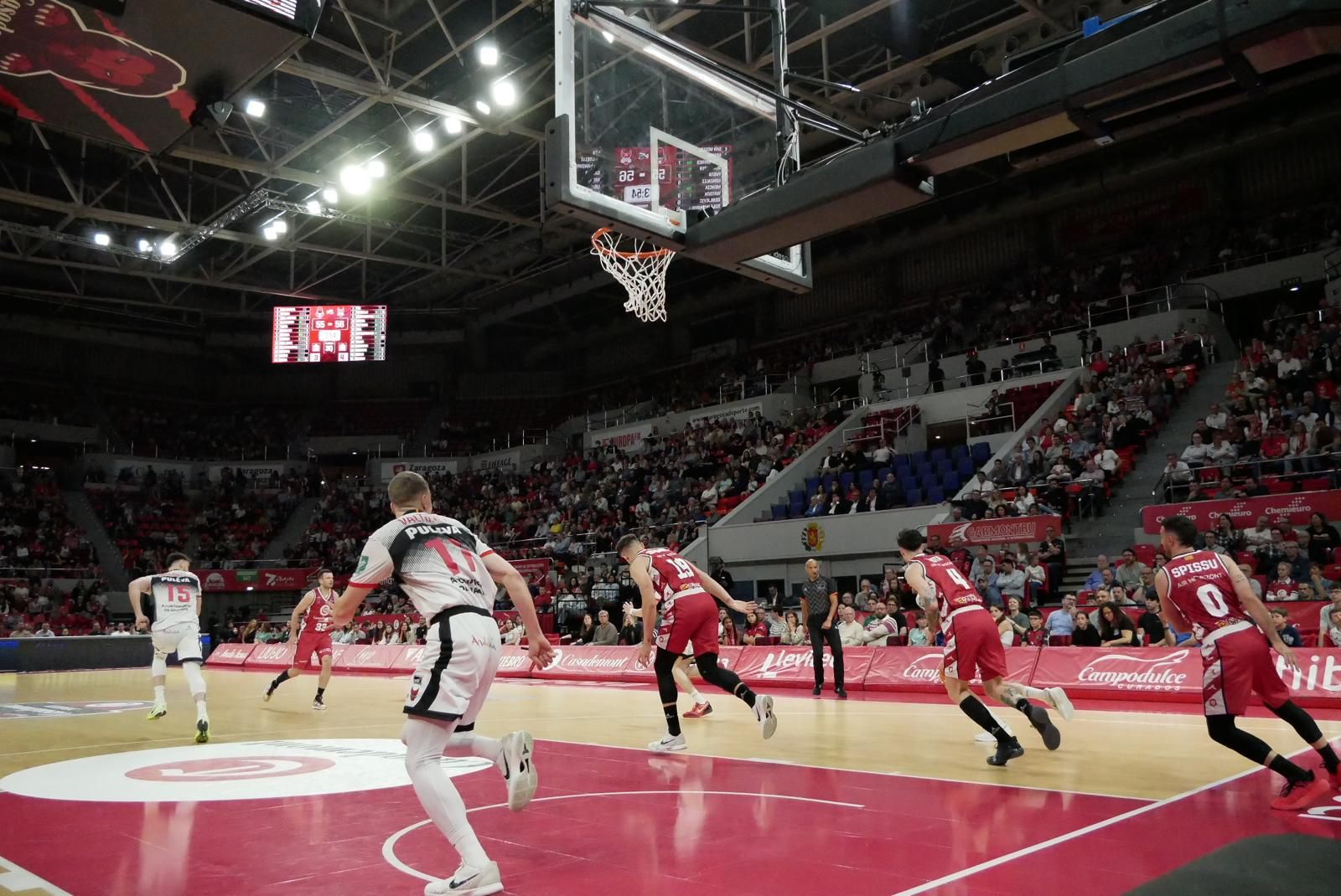 En imágenes | Así ha sido el partido entre el Casademont Zaragoza y el Covirán