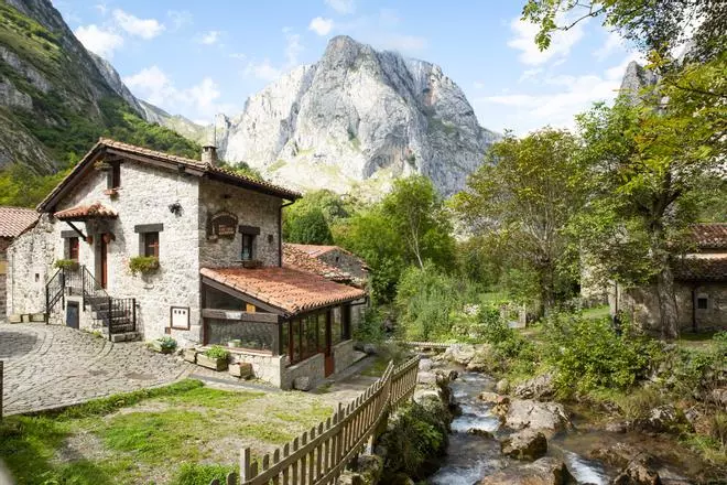 El pueblo de Asturias en "el fin del mundo": una joya en el corazón de los Picos de Europa